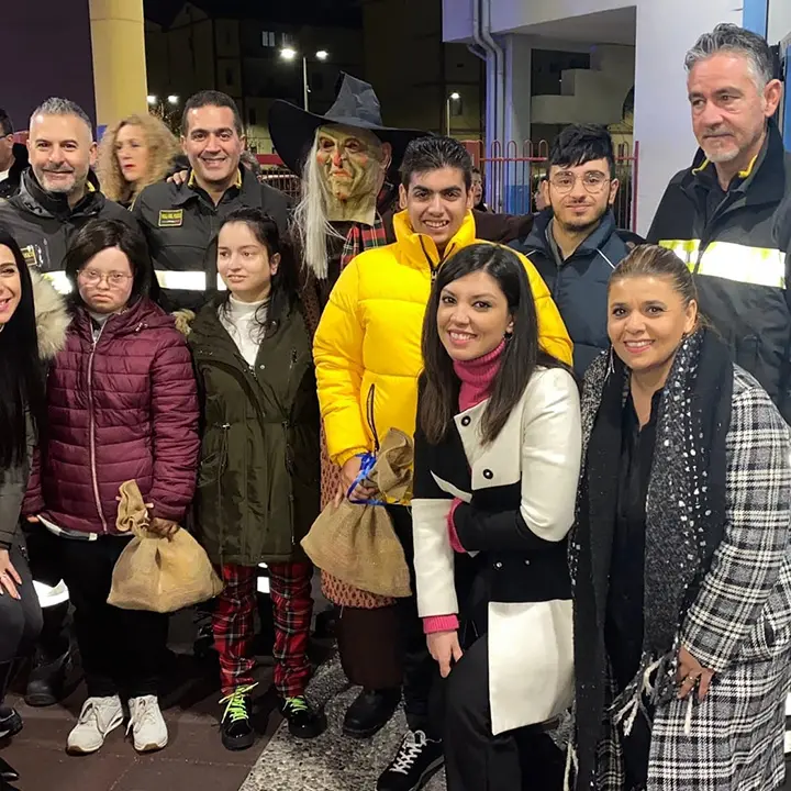 Cosenza, a via Popilia arriva la Befana dei Vigili del Fuoco