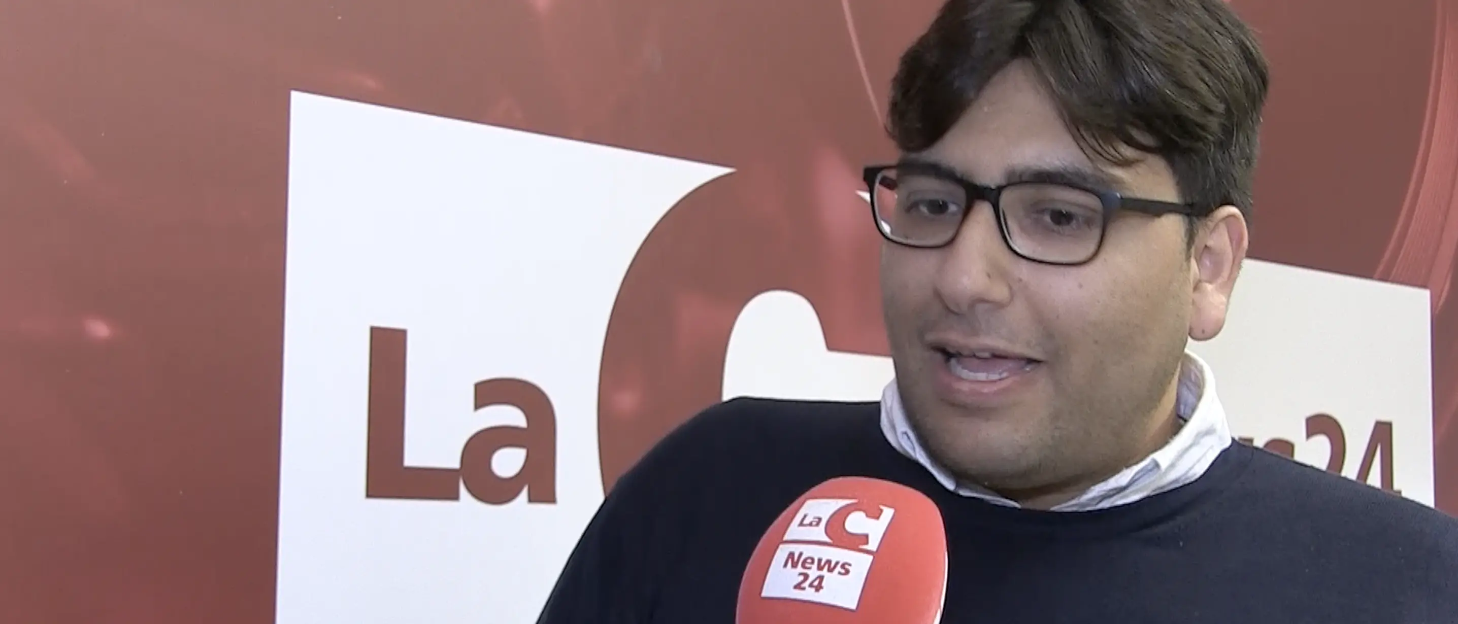 Fiore Manzo, attivista rom e plurilaureato: «Ribaltiamo i pregiudizi» | VIDEO