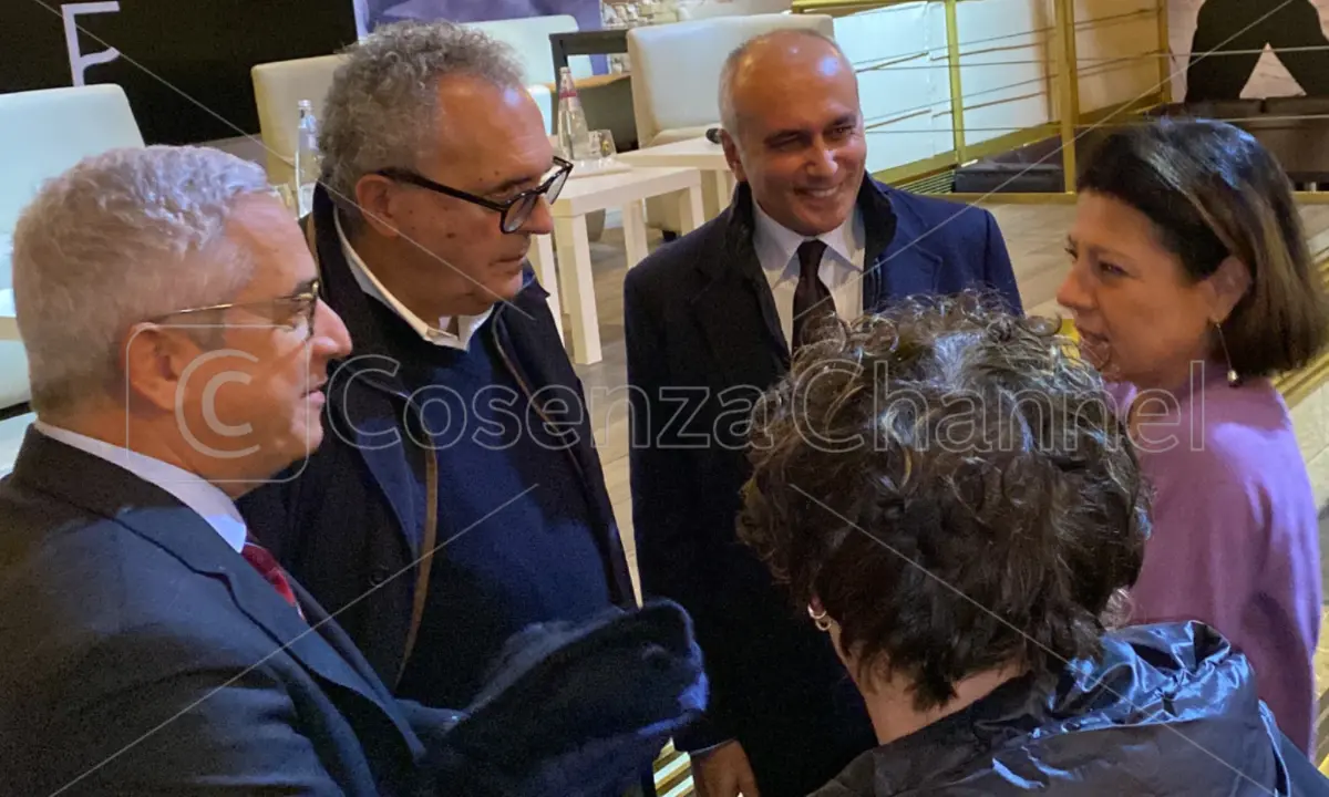 «Più credibili e coraggiosi», passa da Cosenza il nuovo Pd della De Micheli
