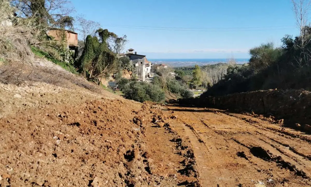 Spezzano Albanese, eliminato un burrone a cielo aperto in contrada Coscia