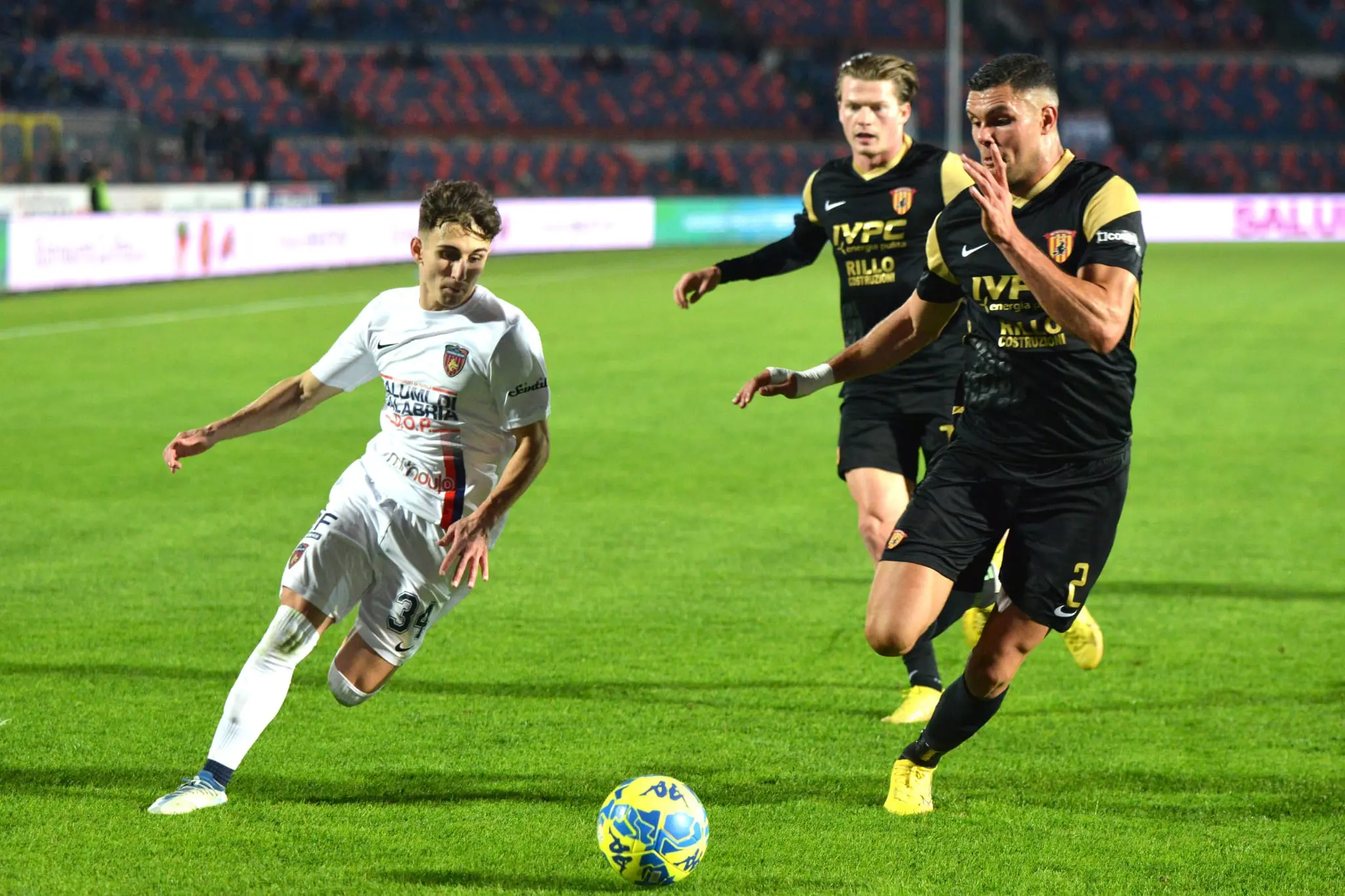 Cosenza-Benevento, pagelle: la difesa tiene bene, Larrivey impalpabile