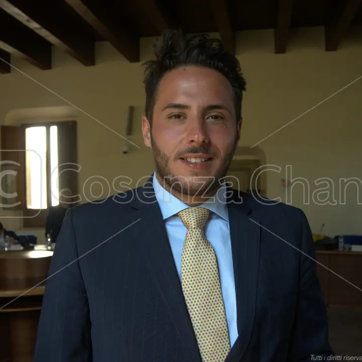 Acri, Feraudo invoca le dimissioni del sindaco Pino Capalbo