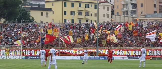 Catanzaro-Cosenza, 20 indagati per il derby di febbraio 2015