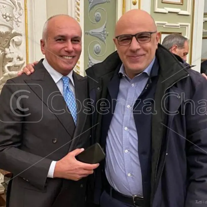 Cosenza, De Cicco indicherà un suo nome per la giunta. Rottura ufficiale tra Caruso e Incarnato