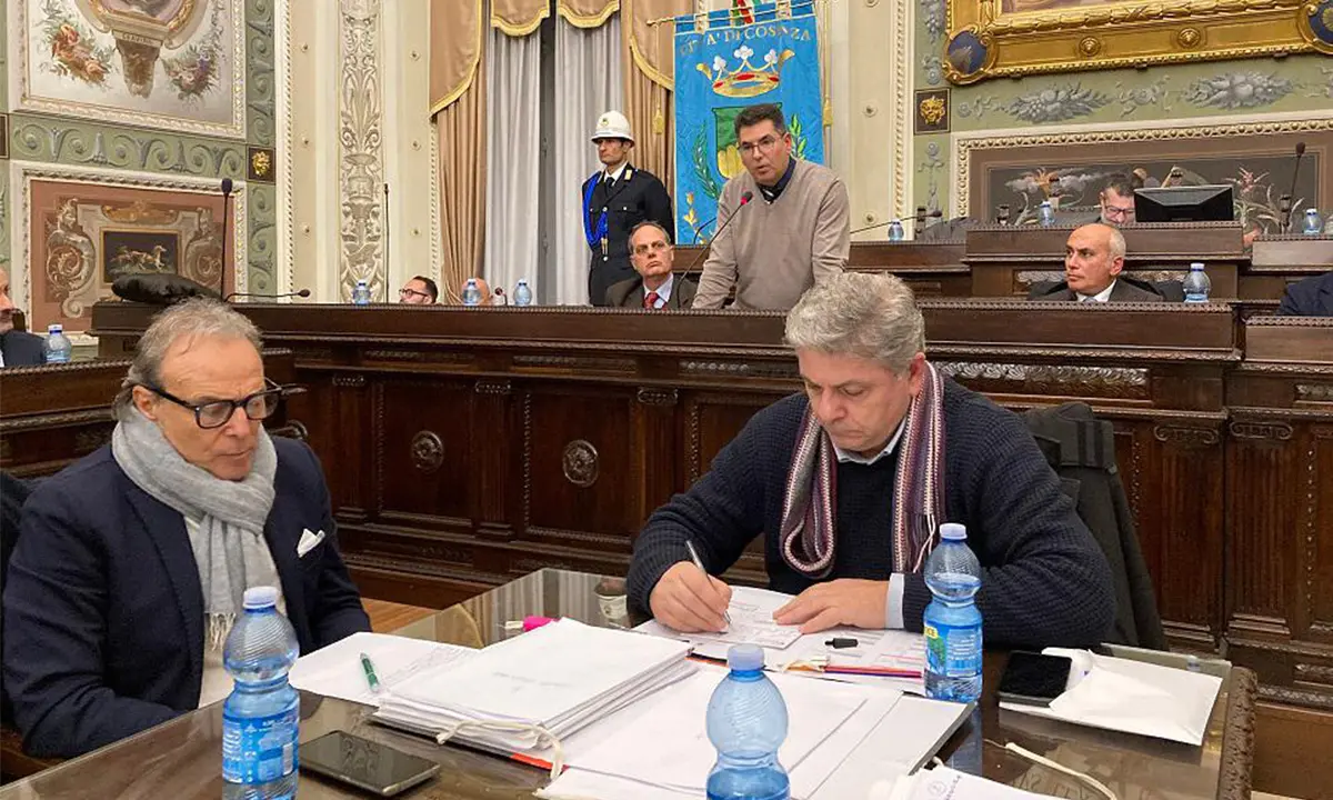Cosenza, approvato il piano di riequilibrio ventennale. Caruso: «Mancava un atto di verità»