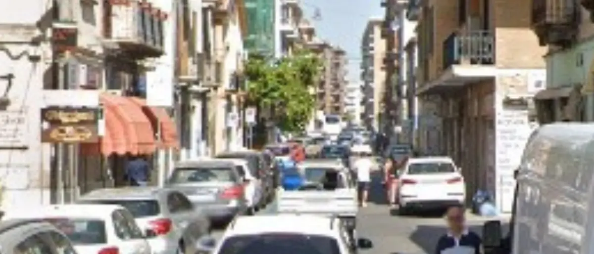 Cosenza, via XXIV maggio sempre più \"ammalata\" di buio e degrado