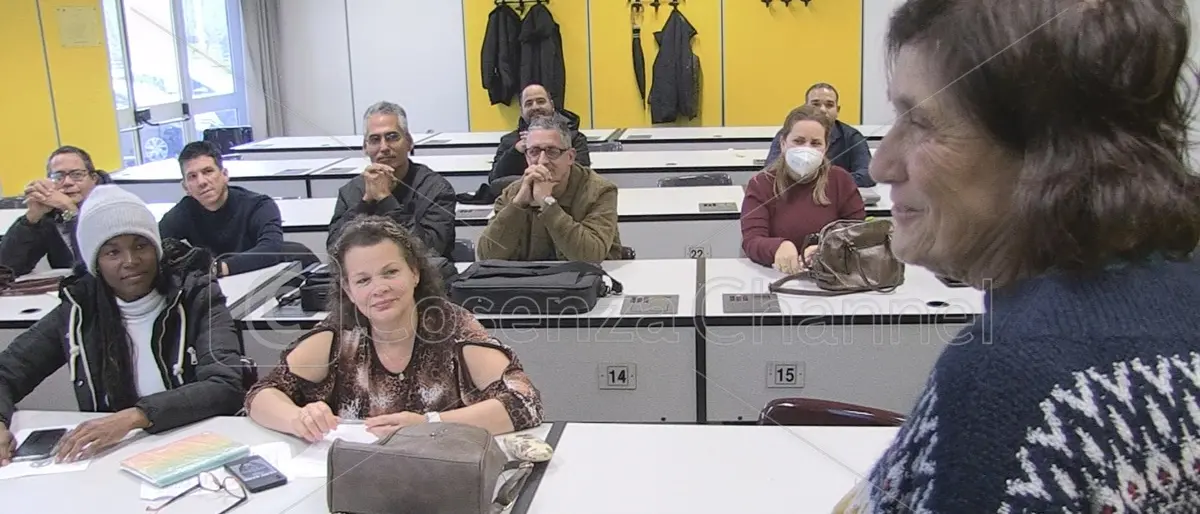 I medici cubani lasciano l'università di Cosenza, pronti per gli ospedali | VIDEO