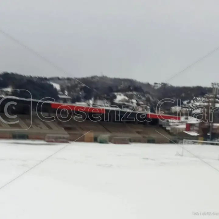 Troppa neve sul terreno di gioco del comunale di Acri: rinviata la partita con la Morrone