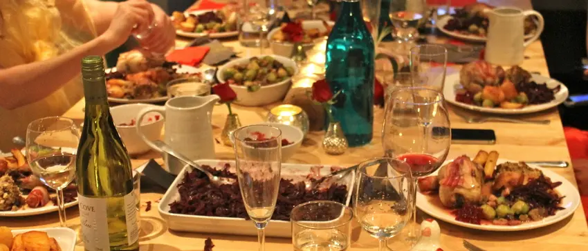 La tavola di Capodanno a Cosenza, ecco le portate tipiche tra lenticchie, melograno e chicchi d’uva