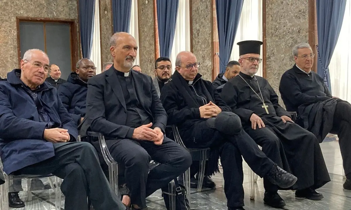 Cosenza, il sindaco Franz Caruso incontra i parroci a Palazzo dei Bruzi | FOTO