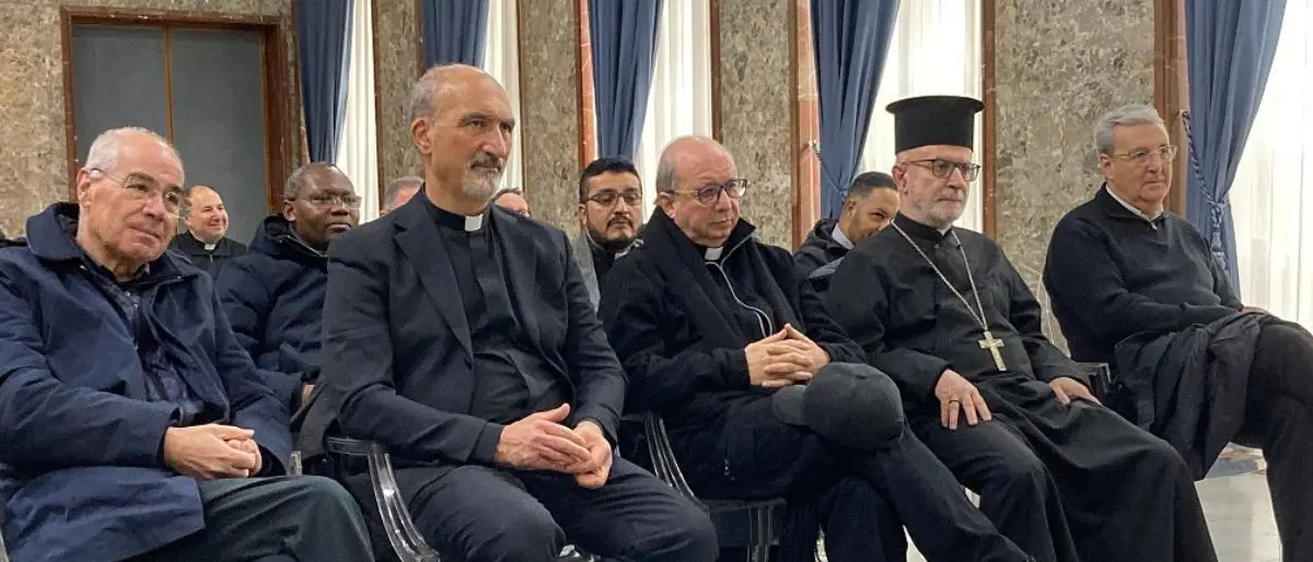 Cosenza, il sindaco Franz Caruso incontra i parroci a Palazzo dei Bruzi | FOTO