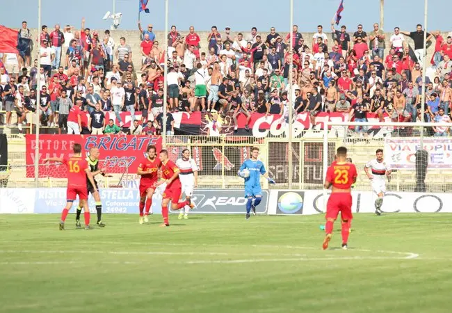 Catanzaro-Cosenza: cambiano data e orario del derby