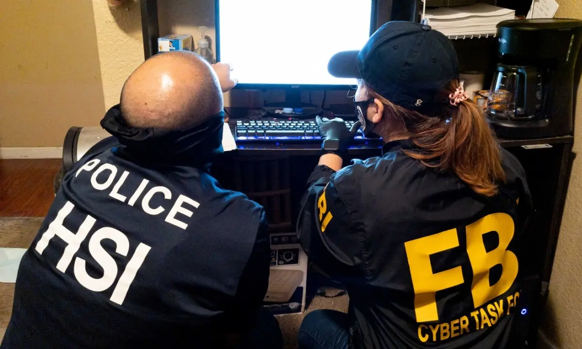 Duecento poliziotti in azione a Rocca di Neto per una maxi operazione antimafia: in campo anche l'Fbi