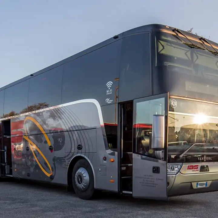 Cosenza, all'autostazione la protesta dei dipendenti della Ias Scura: braccia incrociate per 24 ore
