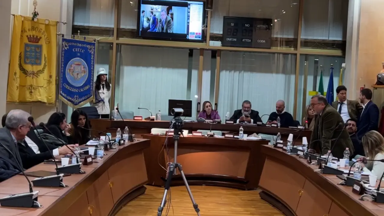 Corigliano-Rossano, al vaglio due ipotesi per il futuro dell'ex centrale Enel e del porto | VIDEO