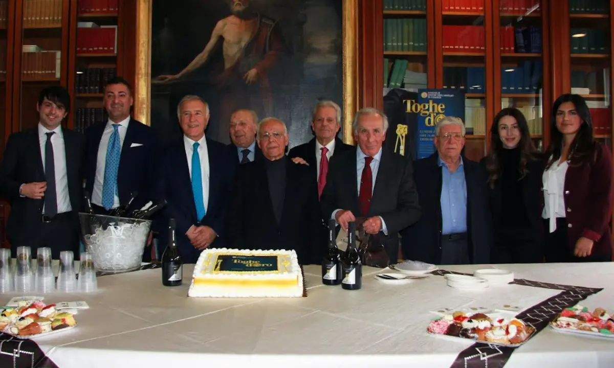 Cosenza, gli avvocati festeggiano cinque nuove toghe d'oro
