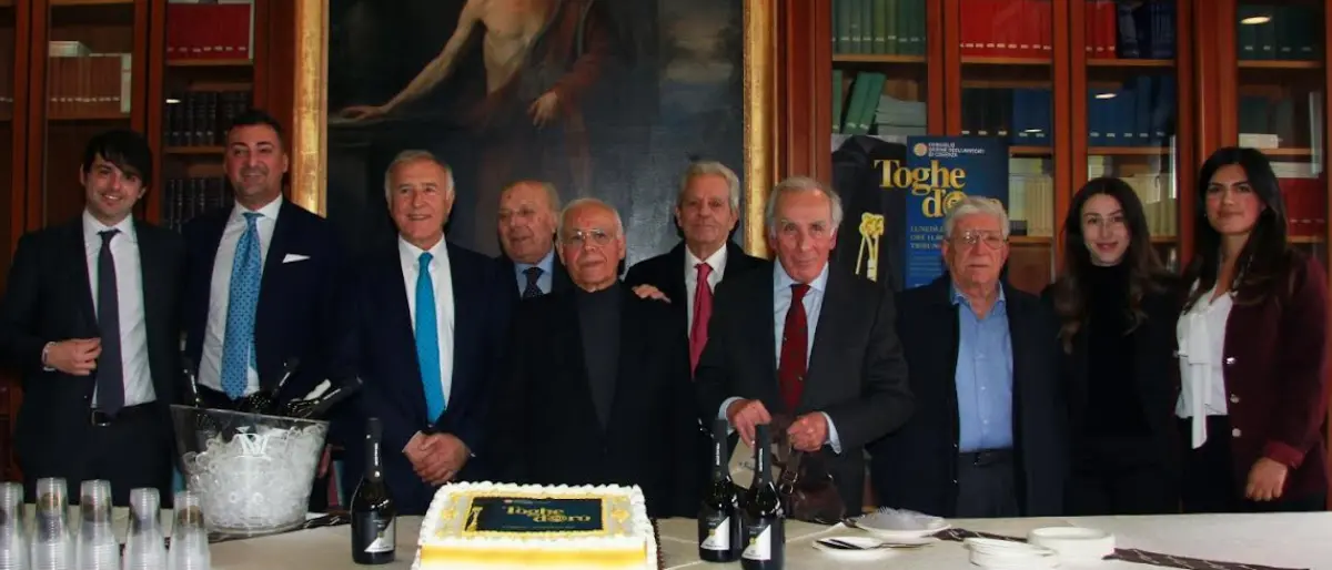 Cosenza, gli avvocati festeggiano cinque nuove toghe d'oro