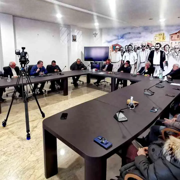 Bus incendiati a Diamante, incontro tra i sindaci del Tirreno: si pensa a un'iniziativa con Gratteri