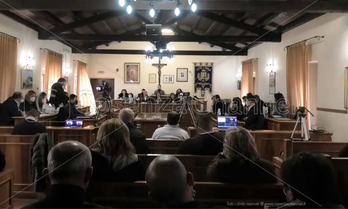 Paola, lo spettro del dissesto incombe e il Dup rischia d'essere viziato