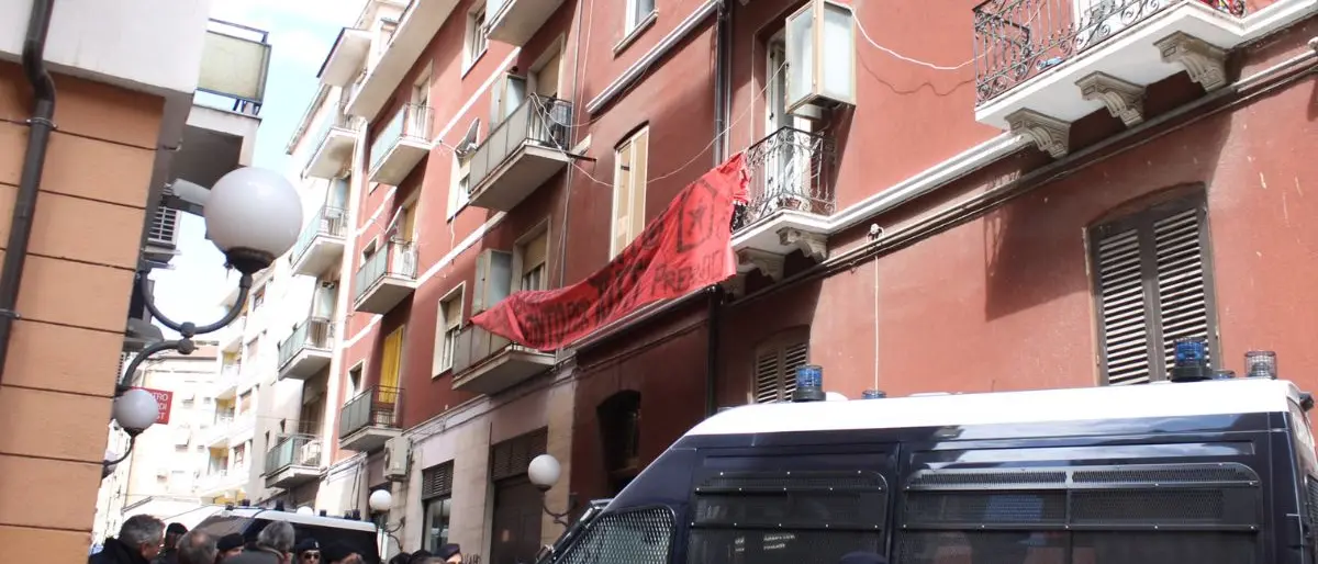 Cosenza, tutti assolti per il palazzo di via Don Minzoni occupato nel 2014