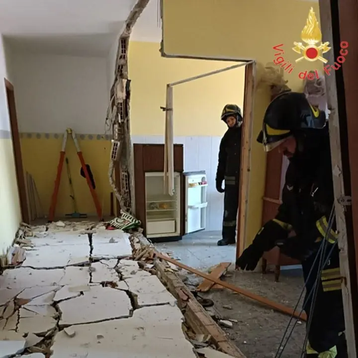 Esplosione in un appartamento a Crosia: due persone ferite
