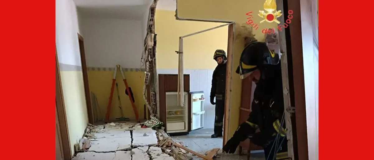 Esplosione in un appartamento a Crosia: due persone ferite