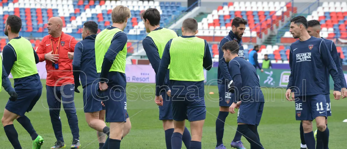 Como-Cosenza: i 24 convocati da parte di Viali. Tornano due centrocampisti