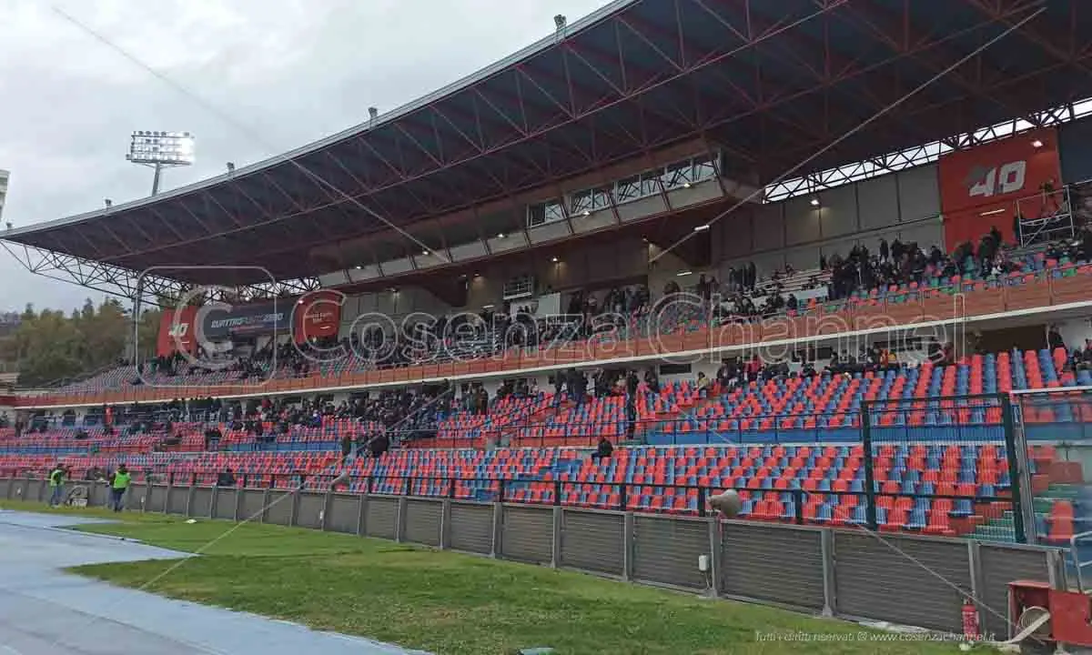 Guarascio ai tifosi del Cosenza: «Contestatemi, ma tornate allo stadio»