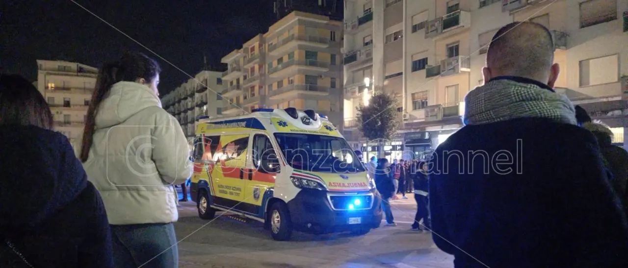 Maxirissa in piazza Bilotti a Cosenza, individuati e denunciati due minorenni