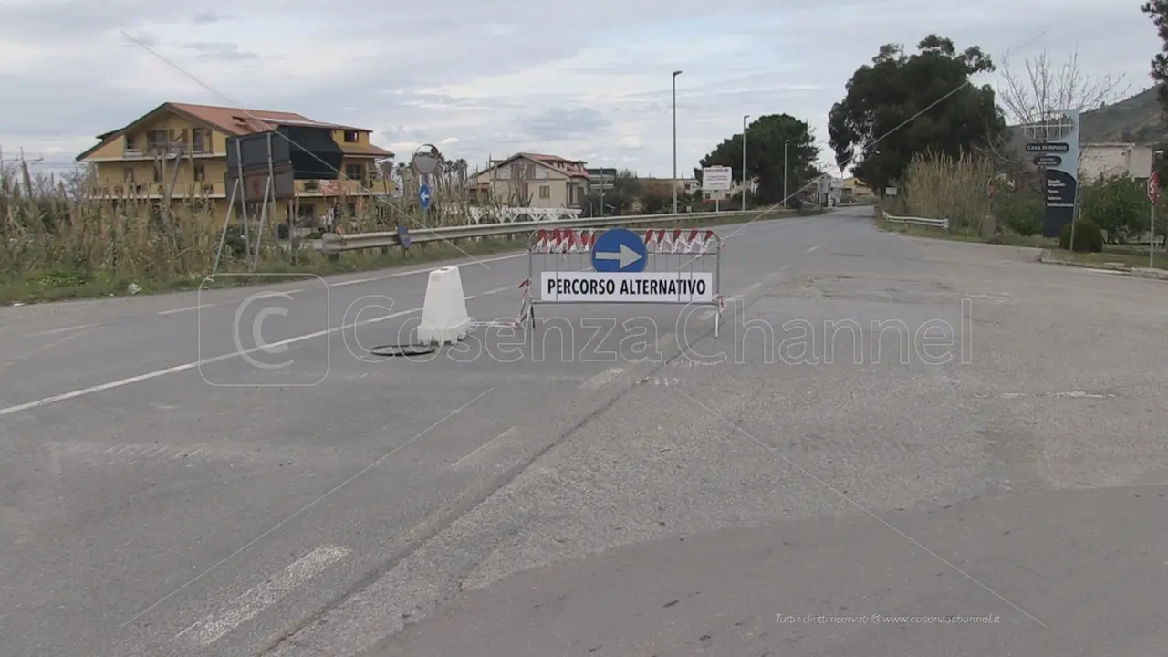 Frana di Coreca, disagi infiniti e studenti in Dad in attesa della riapertura | VIDEO