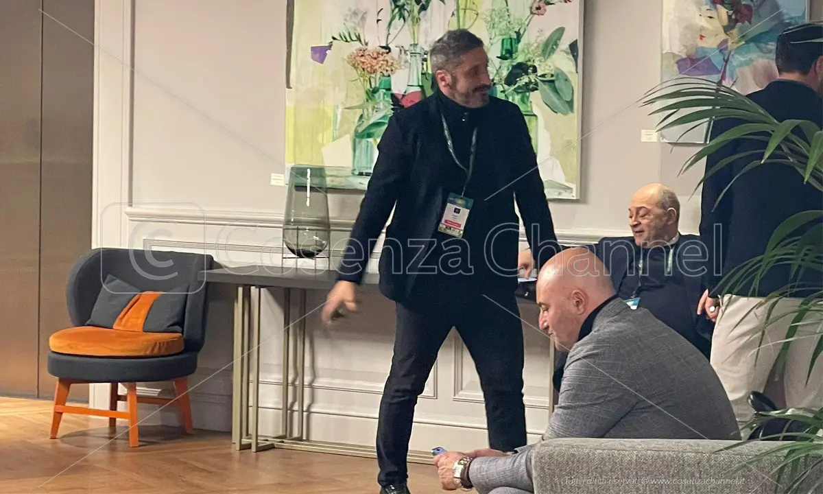 Cosenza, Gemmi parla con Frosinone e Sudtirol. Intanto Larrivey può rescindere