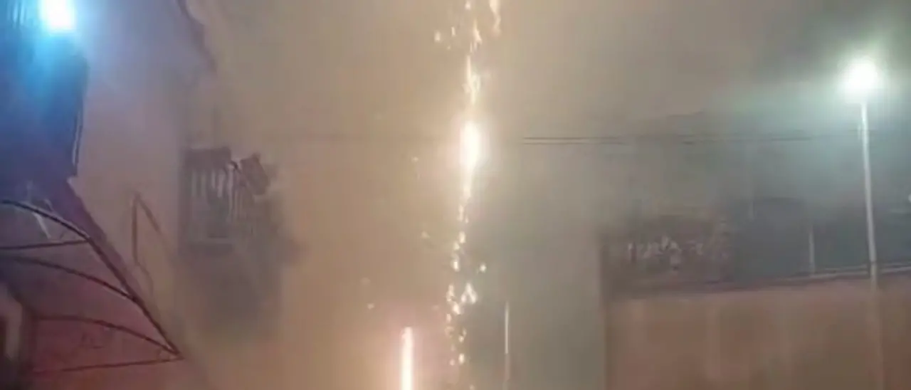 Corigliano-Rossano, fuochi d'artificio e spumante per festeggiare la scarcerazione di Guidi