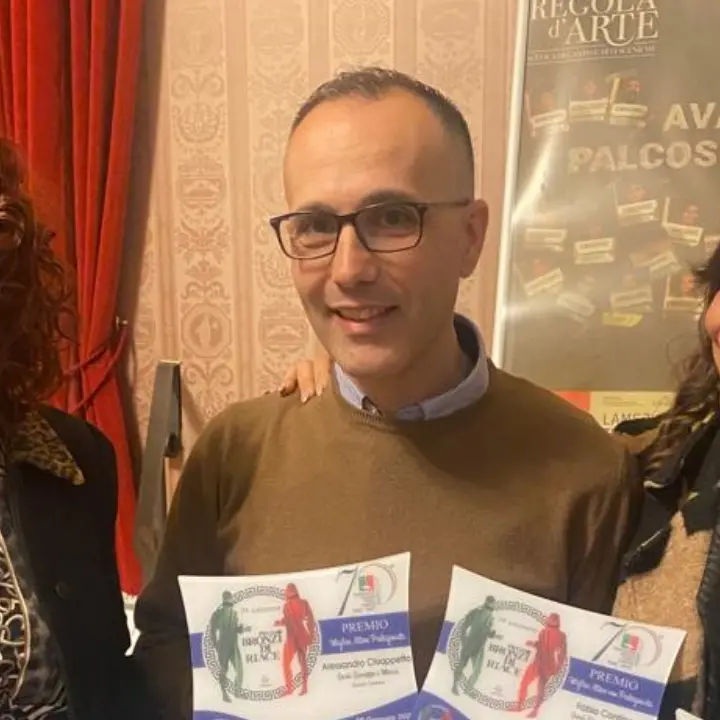Teatro, la compagnia Quinta Scenica di Castrolibero vince il premio \"Bronzi di Riace\"