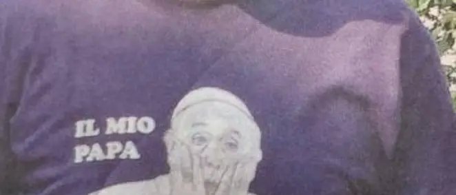 Lega Nord a Pontida con le magliette anti Papa Francesco