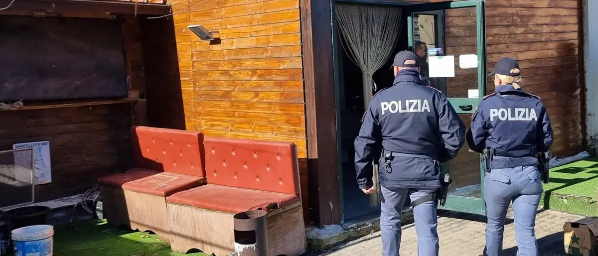 Cosenza, perlustrata l'area di Via degli Stadi. Sequestrato un fabbricato con slot-machine