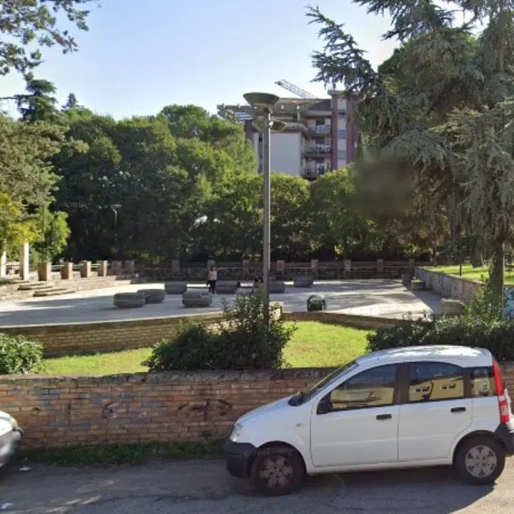 «Rende, prosegue l'opera di deturpazione urbana»