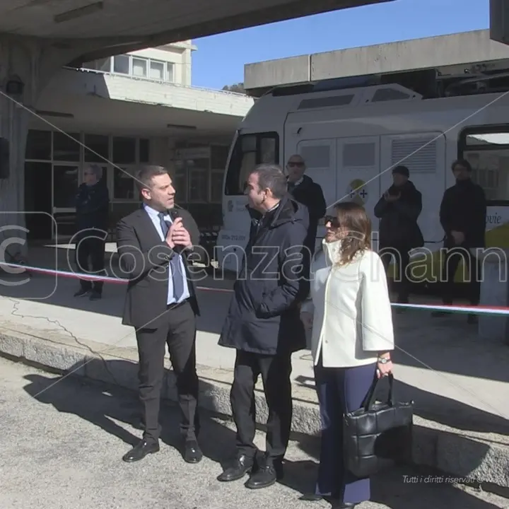 Ferrovie della Calabria, ecco la nuova flotta. A Cosenza i treni a idrogeno | VIDEO