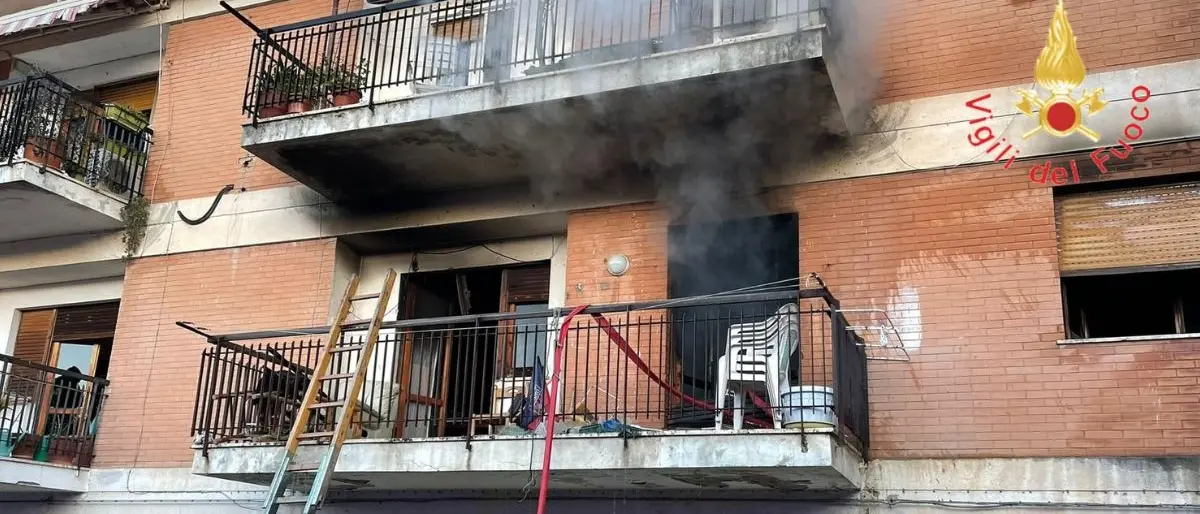 Mendicino, incendio in una casa popolare: l'inquilino per fortuna era fuori