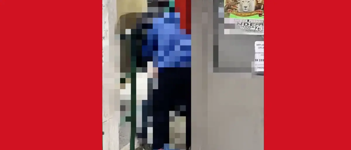 Cosenza, sesso in pieno giorno all'autostazione davanti a tutti | VIDEO