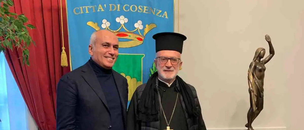 Cosenza, a maggio torna la “Bukurìa Arbëreshe Kosenxë\": la sfilata dedicata ai costumi tradizionali albanesi