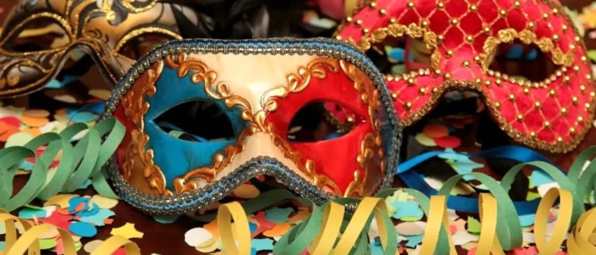 Tutto pronto per il Carnevale della Valle dell'Esaro: 4 giorni tra maschere e carri allegorici