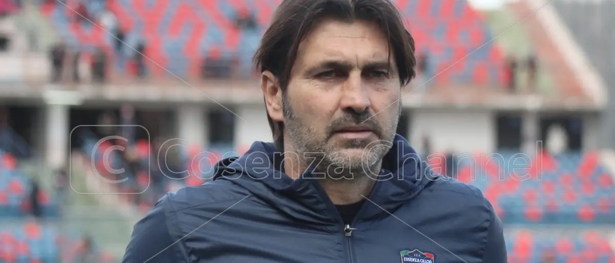 Cosenza, Viali evita l’esonero. Troppo vicino il derby