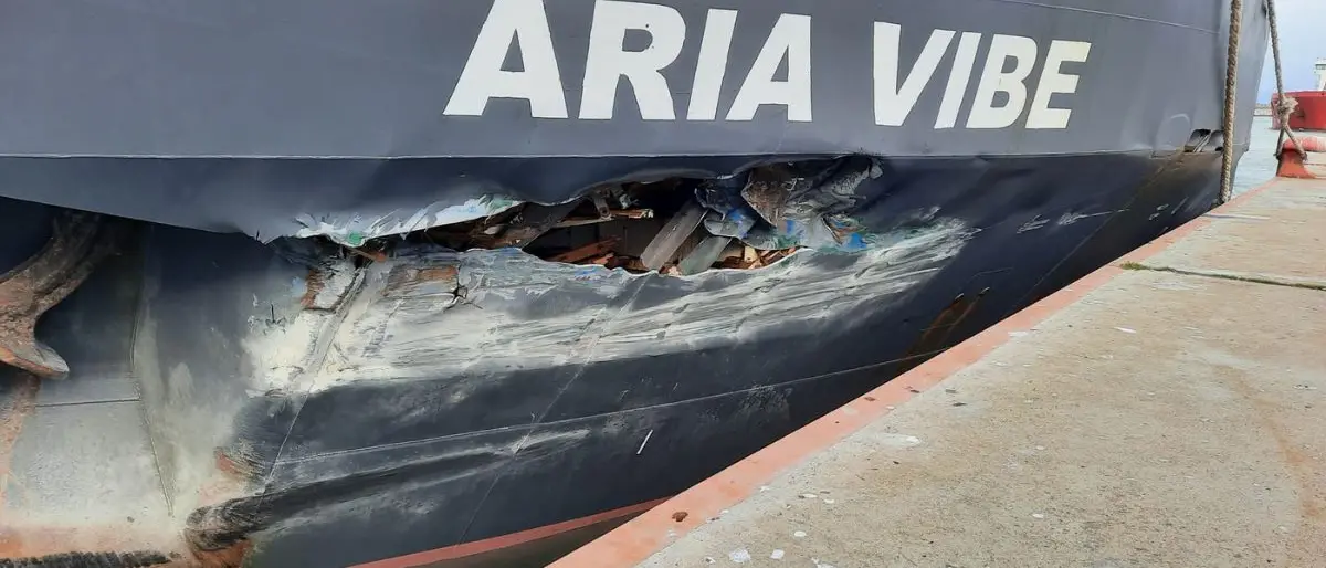 Corigliano Rossano, maltempo: nave contro banchina al porto