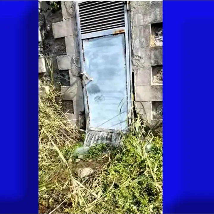 San Nicola Arcella, l'acqua fluisce dal serbatoio... ma usa la porta. La denuncia di Italia Nostra | VIDEO