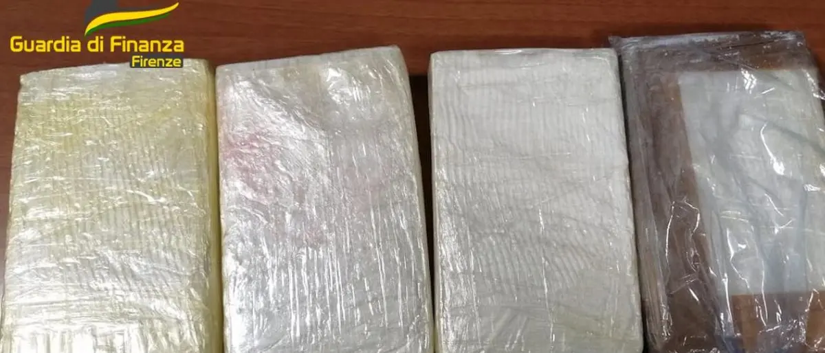 Quattro chili di cocaina sequestrati a un corriere della droga