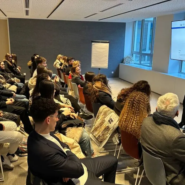 Tre scuole cosentine entrano al Parlamento europeo con Laura Ferrara