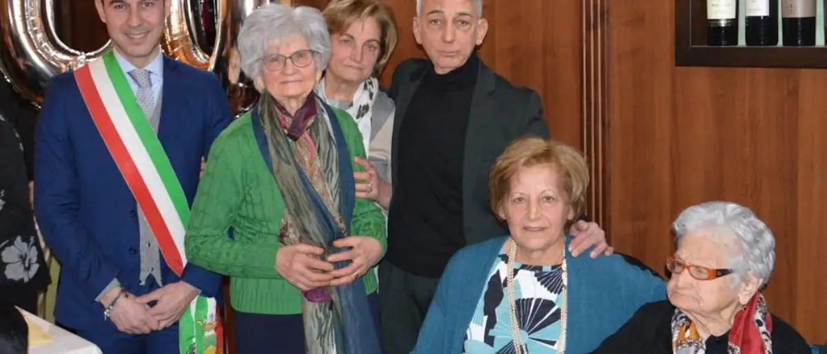 Cosenza, via Popilia in festa per il secolo di Maria Perrotta