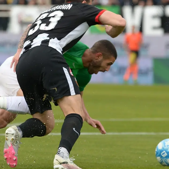 Cosenza, Tutino ad un passo da Negri. E quel gol al Sassuolo in Coppa...