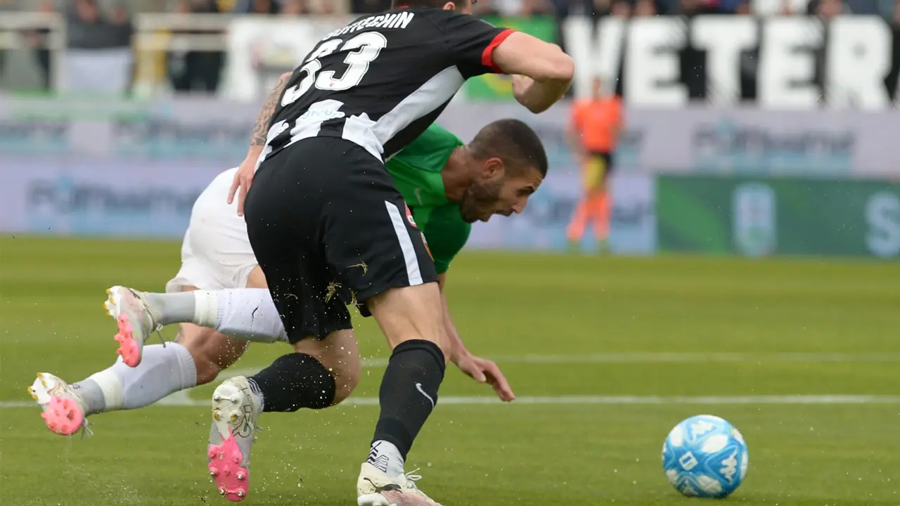 Cosenza, Tutino ad un passo da Negri. E quel gol al Sassuolo in Coppa...