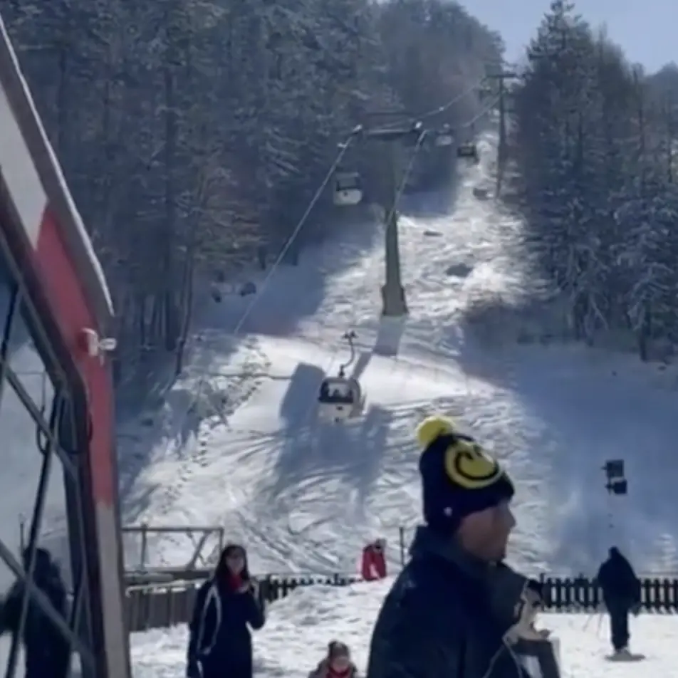 Camigliatello, mattinata di caos. Un problema meccanico ferma gli impianti. Arsac: «Tutto risolto»